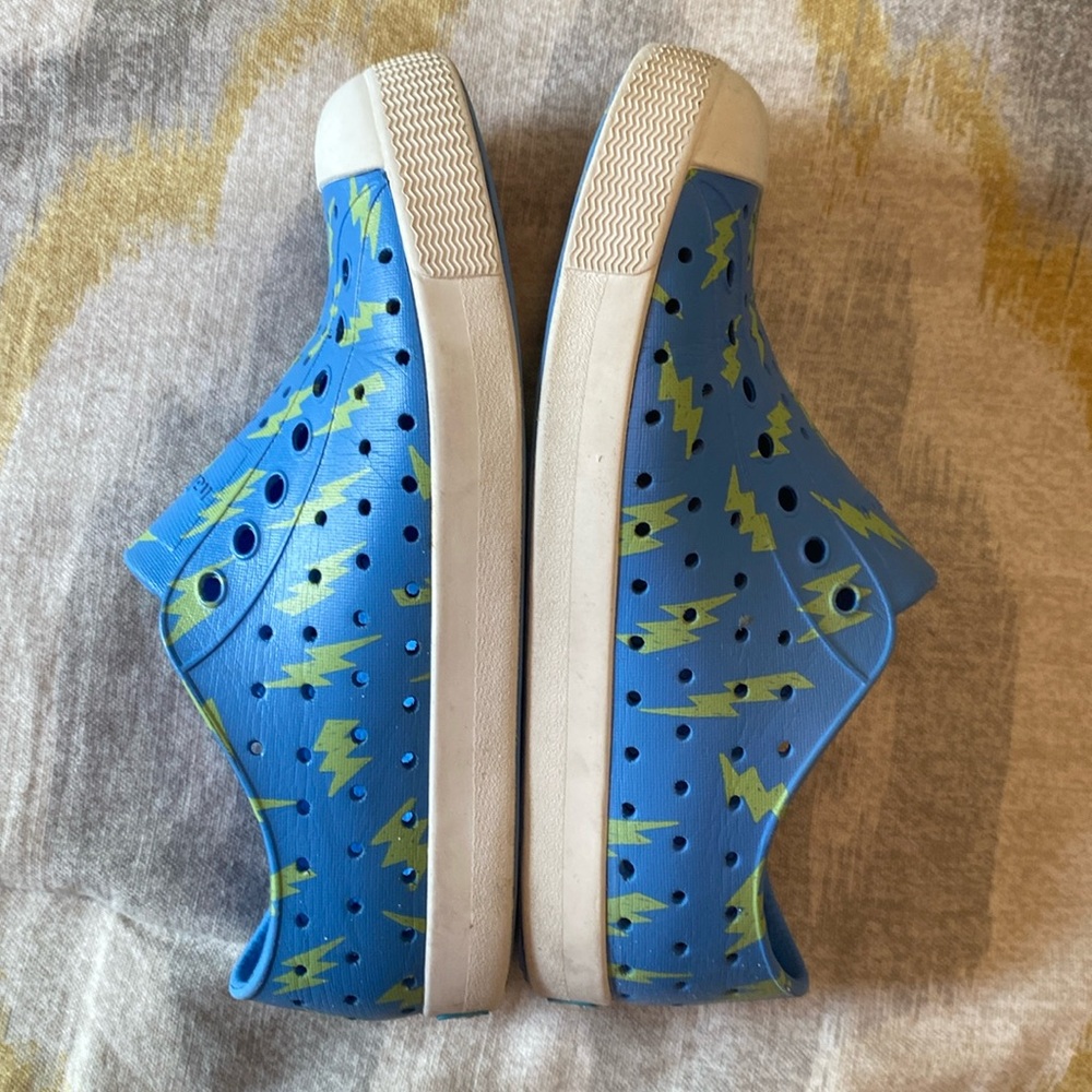 native-Kids slip on sneaker-shoe.  Size:C13